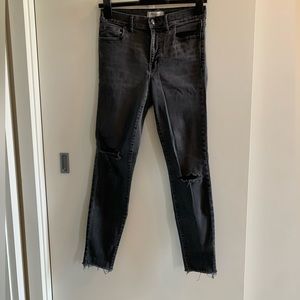 Black destroyed skinny Jean